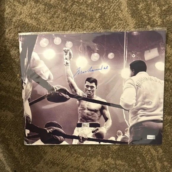 Signed Boxing Photograph Ali - Picture 1 of 1